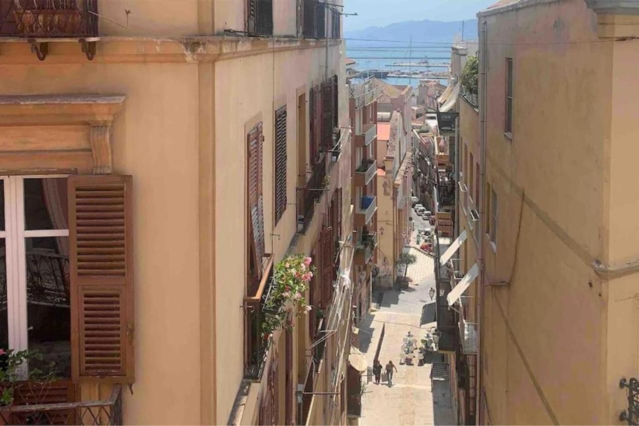 Appartamento Cagliari Centro Con Vista Sul Porto Екстериор снимка