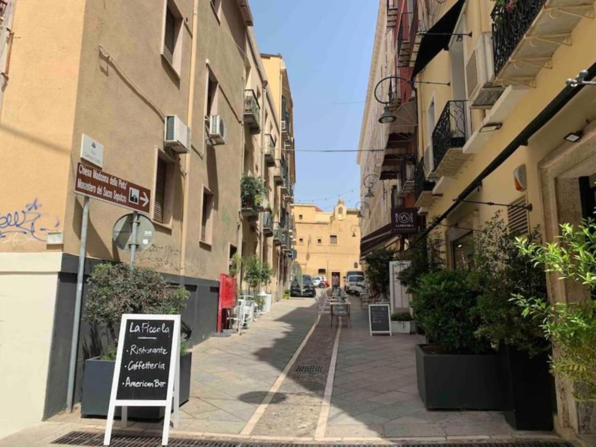 Appartamento Cagliari Centro Con Vista Sul Porto Екстериор снимка