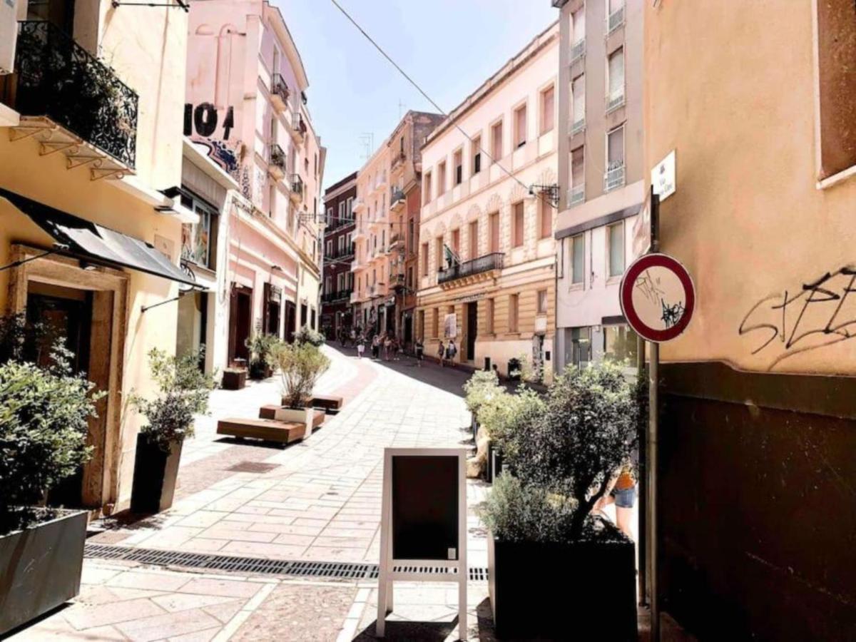 Appartamento Cagliari Centro Con Vista Sul Porto Екстериор снимка