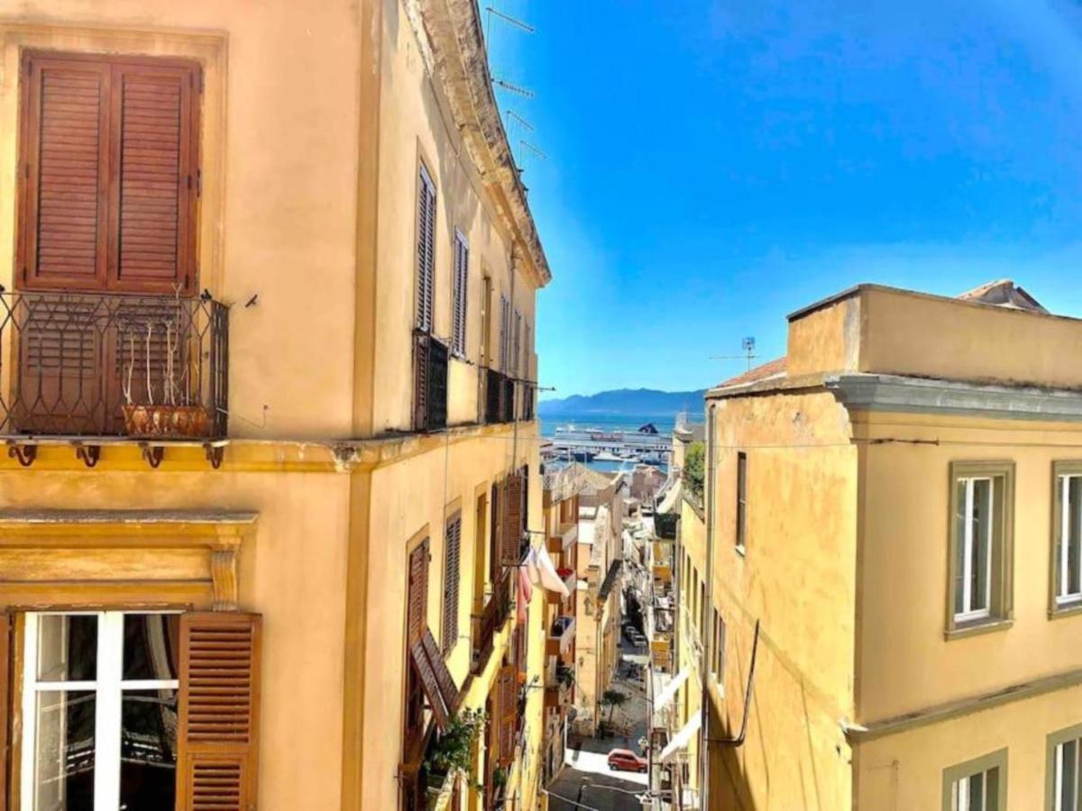 Appartamento Cagliari Centro Con Vista Sul Porto Екстериор снимка